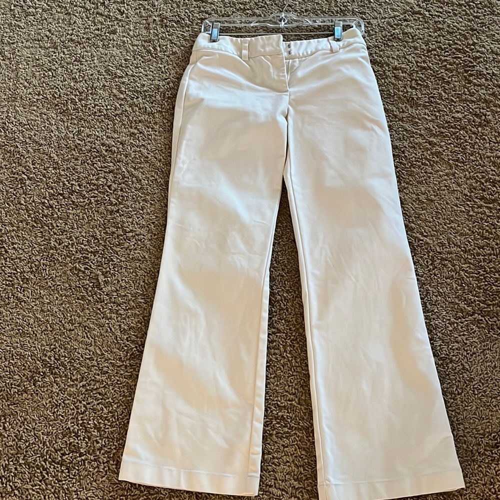 Beautiful white /cream Ann Taylor wide leg pants. 2P barely worn